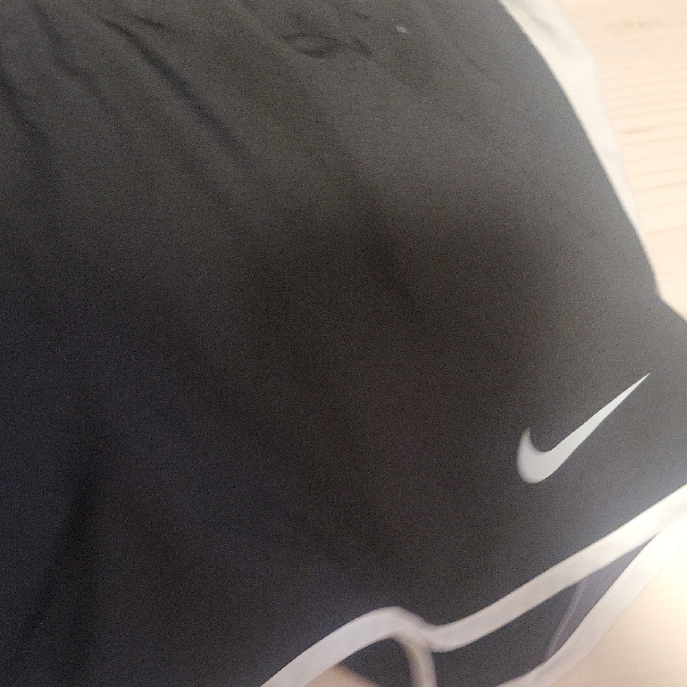 Nwot Size M Nike Black and White Athletic Shorts